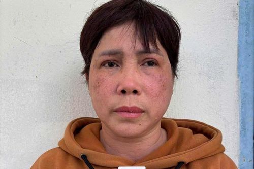 Khởi tố nhóm đối tượng mua bán thuốc lá 'Dominix' tẩm ma túy