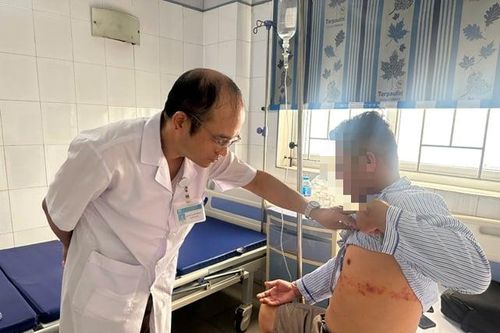 Chủ quan với zona thần kinh, người đàn ông 43 tuổi nhập viện vì tổn thương da lan rộng
