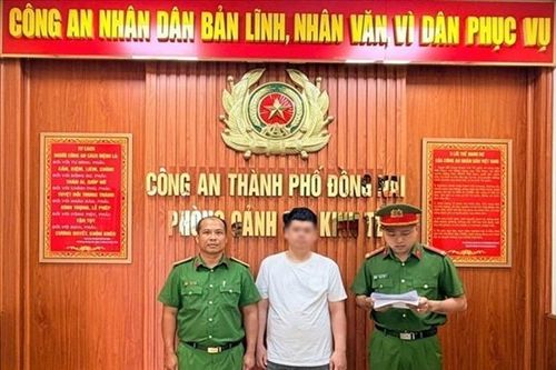 Khởi tố 2 chủ kho hàng thời trang điều tra tội 'xâm phạm quyền sở hữu công nghiệp'
