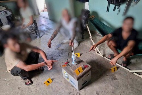 Bắt quả tang 'ổ nghiện'