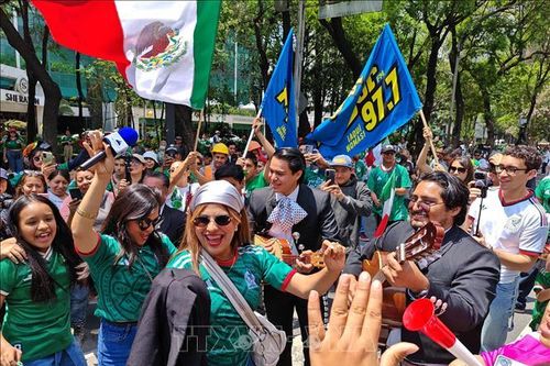 World Cup 2026: Sôi động bên ngoài sân cỏ
