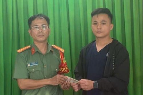 Trao trả tài sản cho người đánh rơi