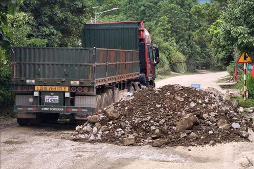 Sớm nâng cấp, mở rộng tuyến độc đạo đi Cửa khẩu quốc tế Nam Giang