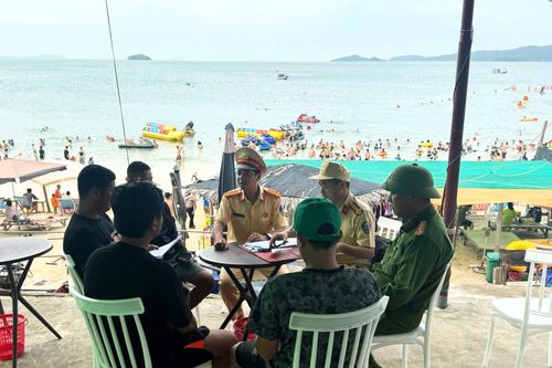 Dừng hoạt động mô tô nước của 4 doanh nghiệp ở đặc khu Cô Tô