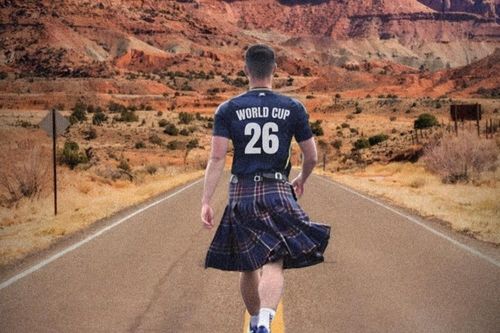 Chàng trai đi bộ 5.000 km để xem một trận World Cup