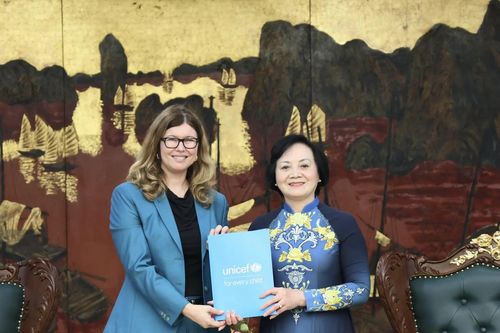 Việt Nam - UNICEF tăng cường hợp tác, ưu tiên bảo vệ trẻ em trên môi trường số