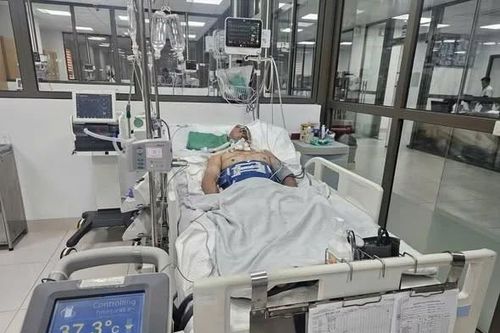 Cứu sống nam công nhân hôn mê sâu sau tai nạn lao động nghiêm trọng
