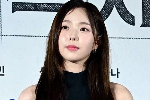 Chae Soo Bin khiến cộng đồng mạng xốn xang với hình ảnh nữ bác sĩ