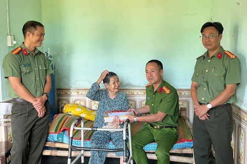 CAP Hòa Xuân tri ân Mẹ Việt Nam Anh hùng và các thế hệ lãnh đạo An ninh nhân dân