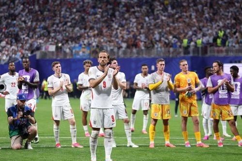 Hoàng tử William gửi thông điệp động viên tuyển Anh sau thất bại trước Argentina