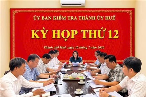 Kỷ luật Khiển trách nguyên Chánh Văn phòng Tỉnh ủy Thừa Thiên Huế