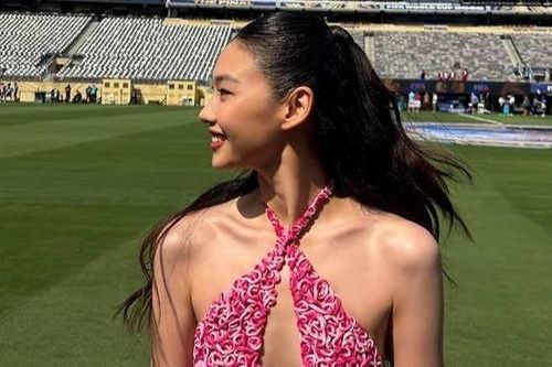 Mỹ nhân Hàn rước cúp vàng World Cup là ai?