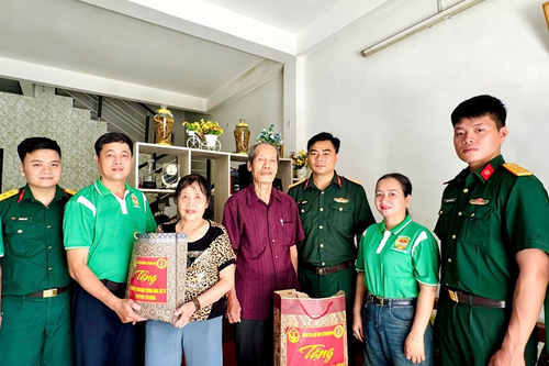 Lữ đoàn 88 (Binh chủng Hóa học) tri ân người có công với cách mạng