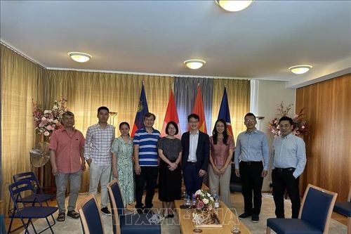 Cùng kỳ thủ Lê Quang Liêm lan tỏa hình ảnh đất nước, con người Việt Nam tại Thụy Sĩ