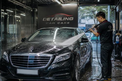 Bao lâu nên rửa xe sau những ngày mưa liên tục?