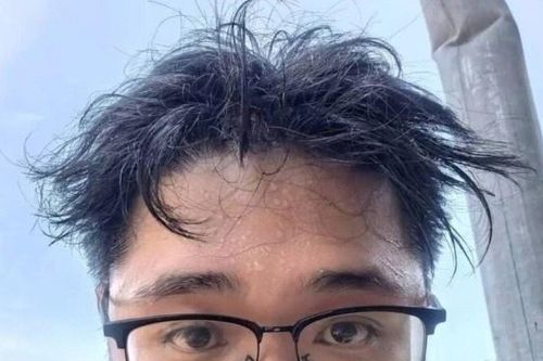 Chuyện xúc động về 'người hùng' qua đời khi cứu trợ lũ lụt ở TQ