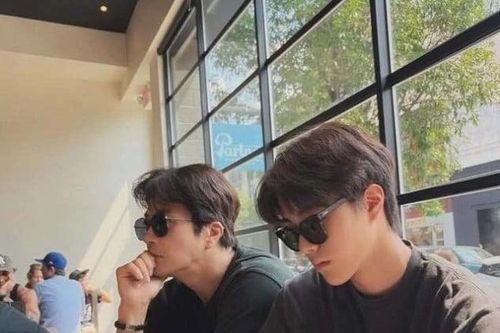 Quý tử nhà sao Hàn dậy thì: Cao trên 1m8, visual vượt mặt bố tài tử