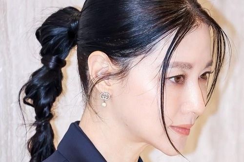 Lee Young Ae được khen quá trẻ ở tuổi 55