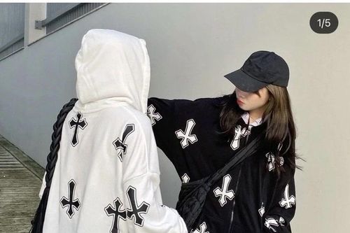 Từ chiếc áo khoác 'phù thủy'