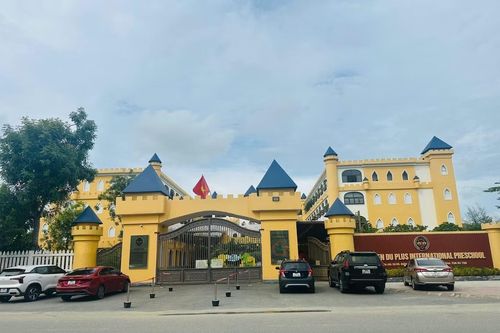 Vì sao hơn 50 giáo viên trường quốc tế ở Hà Tĩnh đồng loạt nghỉ dạy