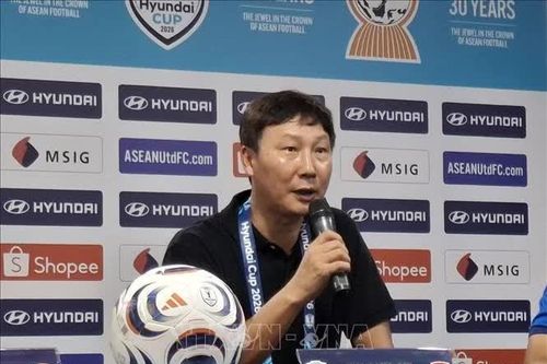 ASEAN Cup 2026: HLV Kim Sang Sik thận trọng, Malaysia chưa bỏ cuộc