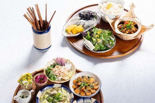 Khoác 'áo mới' lên món ăn dân dã miền Tây, đầu bếp Top Chef khiến giám khảo thốt lên 'đã cái nư'