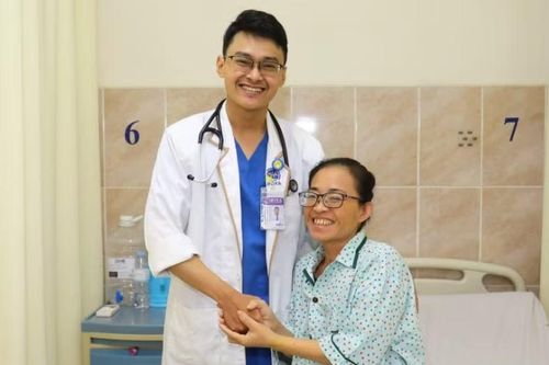 Đau bụng mỗi kỳ kinh, phát hiện lạc nội mạc tử cung xâm lấn trực tràng