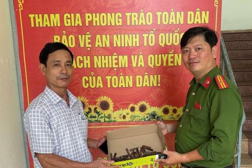 Đào được kẹo đồng giao nộp Công an