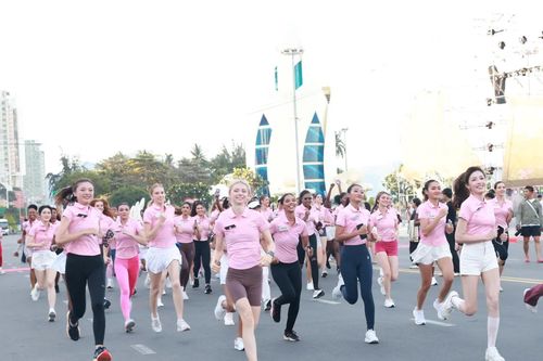 Thí sinh Miss World 2026 chạy bộ thiện nguyện ủng hộ bệnh nhân bị ung thư vú