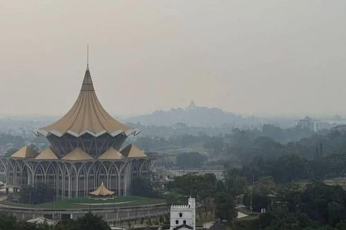 Malaysia: Khói mù xuyên biên giới bủa vây, gần 200.000 học sinh bị ảnh hưởng
