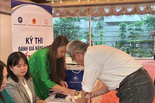 Thúc đẩy quảng bá tiếng Việt qua kỳ thi trên máy tính tại Osaka