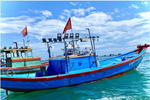 'Thỏi nam châm' hút khách du lịch từ những làng chài