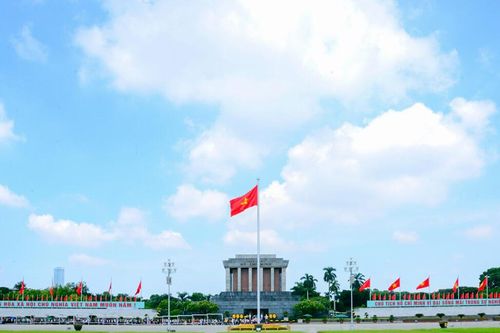 Thiêng liêng lá cờ Tổ quốc