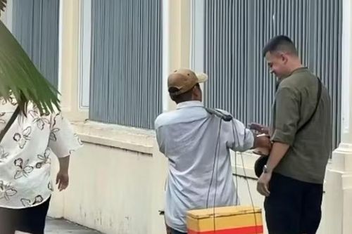 Bị taxi hét giá, mua hàng giá ‘trên trời’: Du khách cần làm gì để lấy lại tiền?