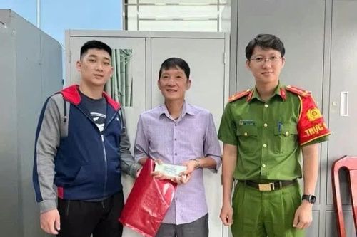 Nam thanh niên đến Công an phường để tìm người trả lại 70 triệu đồng