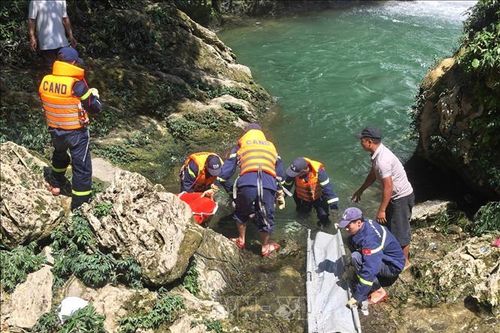 Tìm thấy thi thể du khách bị nước cuốn tại thác Khâu Làn