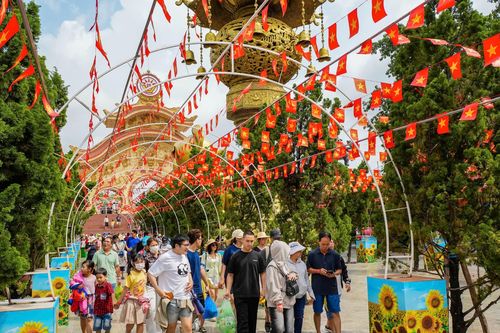 TP. Hồ Chí Minh thu 4.900 tỷ đồng từ du lịch trong 5 ngày nghỉ lễ 2/9