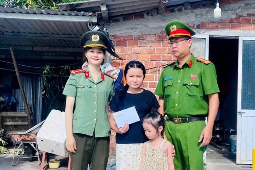 Tiếp sức học sinh khó khăn trước thềm năm học mới