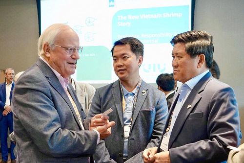 Tìm lời giải cho bài toán phát triển bền vững tôm Việt