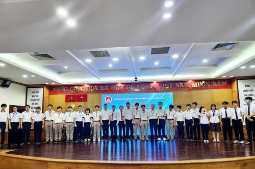 Chọn đội tuyển tham dự kỳ thi học sinh giỏi quốc gia vào cuối tháng 9