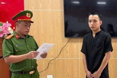 Triệt phá đường dây lừa đảo 'vé cào trúng thưởng'