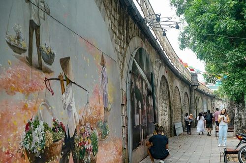 Sẽ ứng xử thế nào khi tiếp nhận các vòm đường sắt Phùng Hưng?