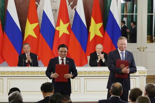 [Ảnh] Tổng Bí thư, Chủ tịch nước Tô Lâm và Tổng thống Nga Vladimir Putin chứng kiến Lễ trao các văn kiện hợp tác giữa Việt Nam-Liên bang Nga