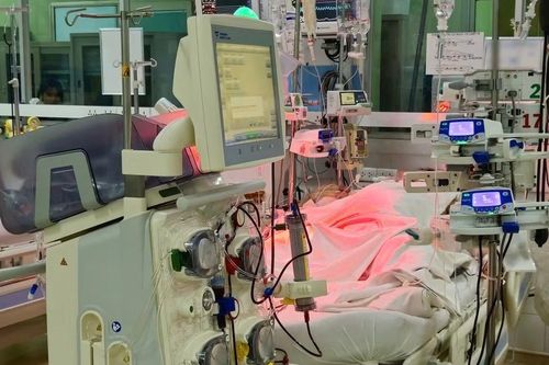 Cô gái 16 tuổi mắc sốt xuất huyết, viện phí gần 1 tỷ đồng