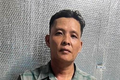 Tạm giữ đối tượng tưới xăng đốt vợ cũ bỏng nặng