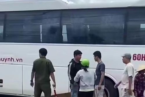 Nam sinh lớp 6 tử vong dưới gầm xe khách tại Đồng Nai