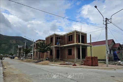 Niềm vui an cư vùng sạt lở núi Cấm