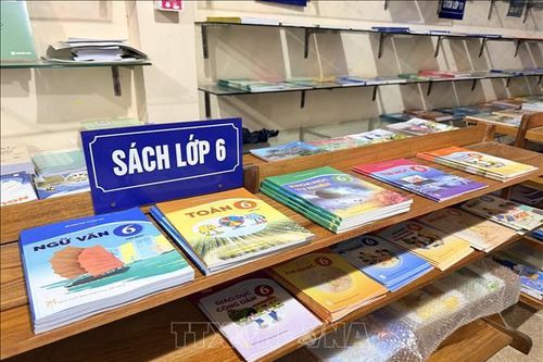 Bộ Giáo dục và Đào tạo nhận trách nhiệm vì để thiếu sách giáo khoa