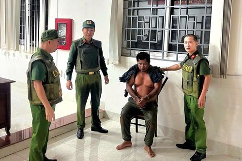 Khống chế đối tượng côn đồ hung hãn