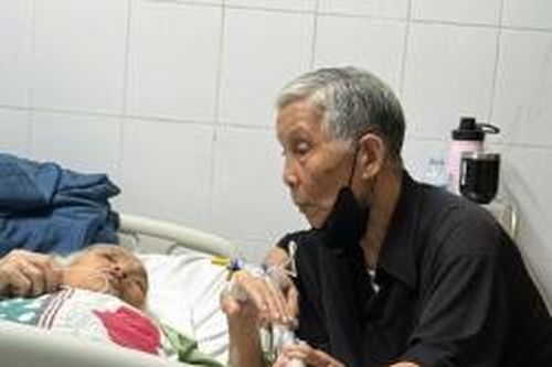 Đôi dòng tâm sự cùng bà
